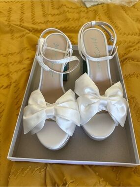 Betsey Johnson Ivory satin bow shoes